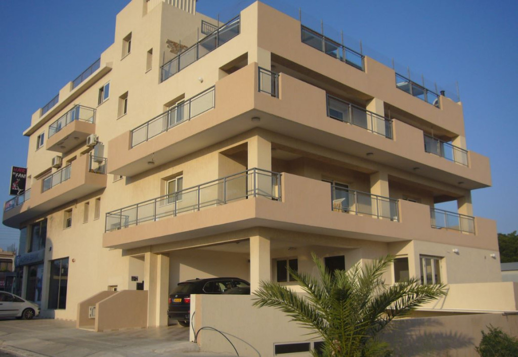 4 Bedroom Penthouse For Sale in Yeroskipou, Paphos