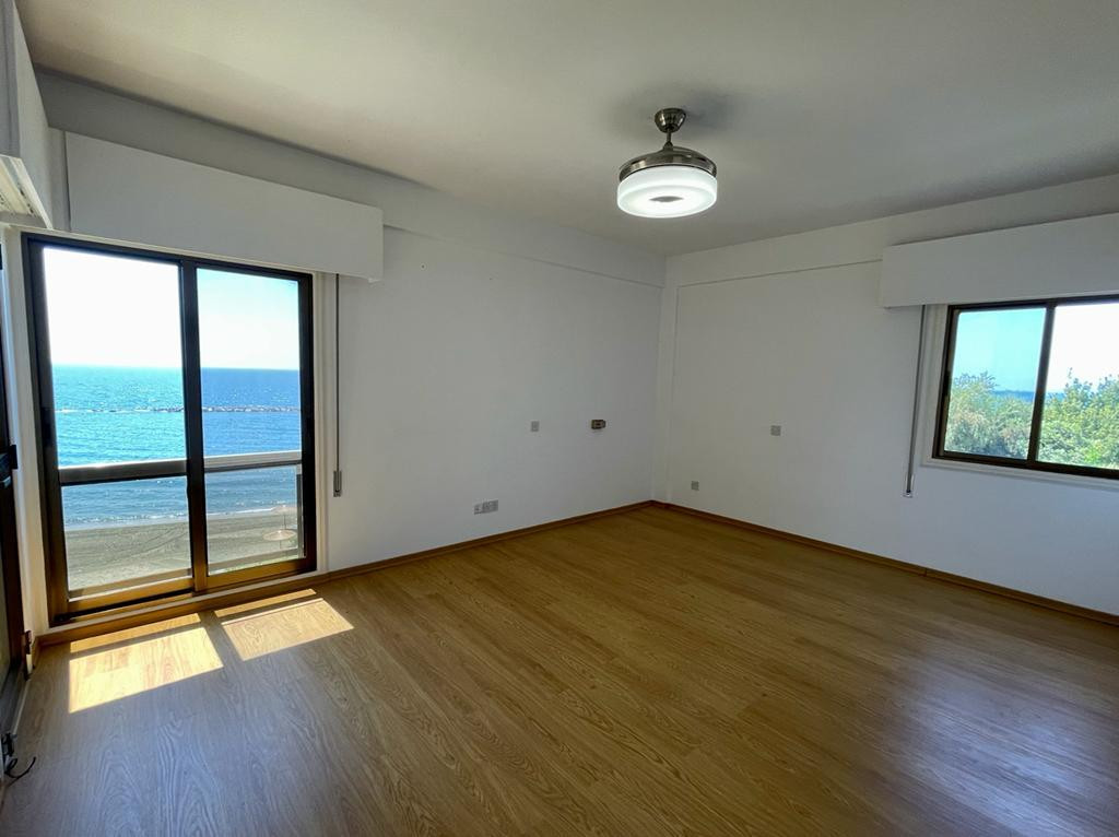 4 Bedroom Apartment for Sale in Agios Tychonas, Limassol