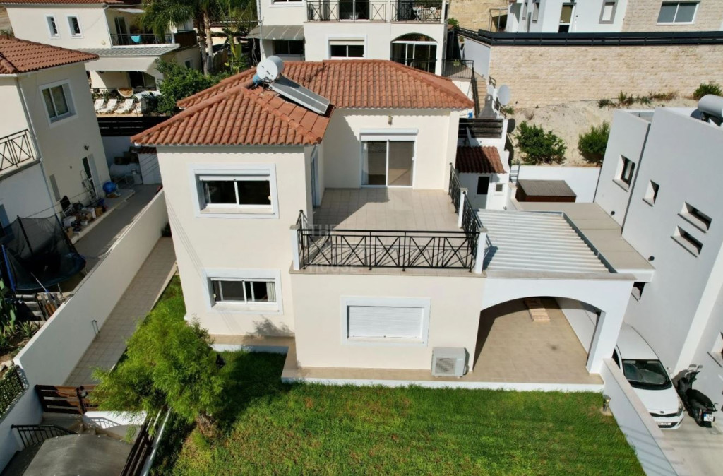 3 Bedroom House for Sale in Agios Tychonas, Limassol