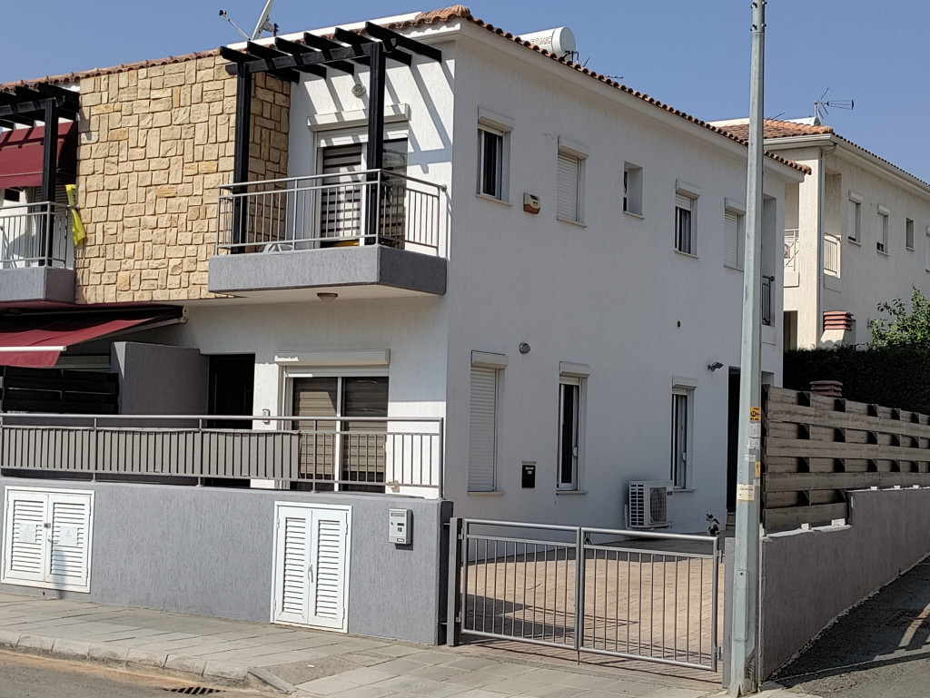 2 Bedroom Maisonette for Sale in Mouttagiaka, Limassol