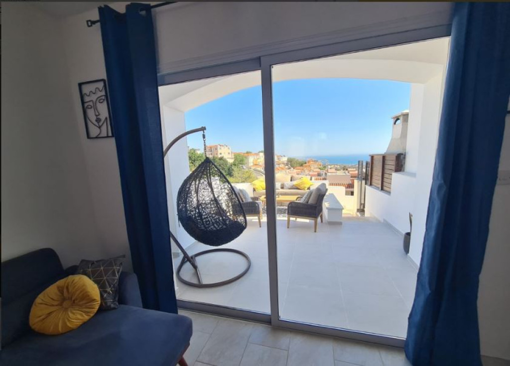 2 Bedroom Town House for Sale in Peyia, Paphos