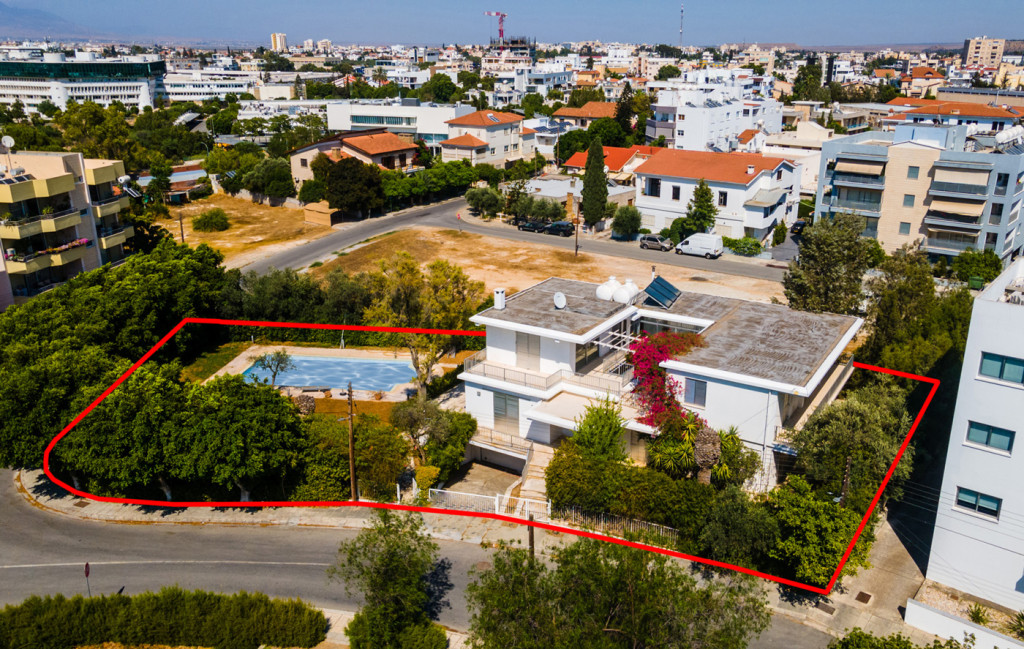 Luxurious 4 Bedroom House for Sale in Strovolos, Nicosia