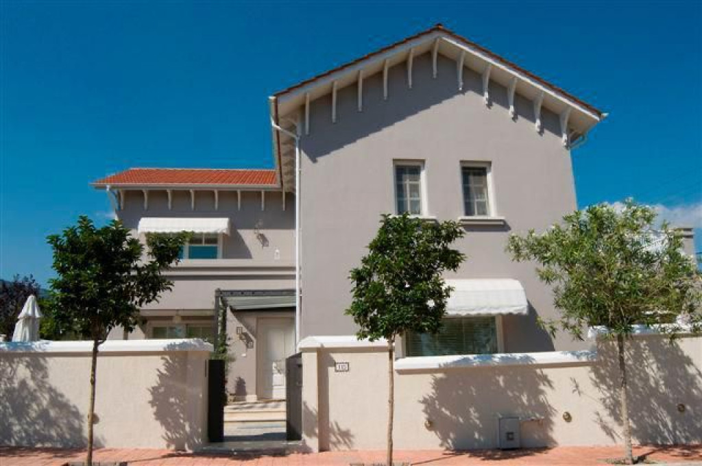 6 bedroom Villa for Sale in Thrakomakedones, Greece