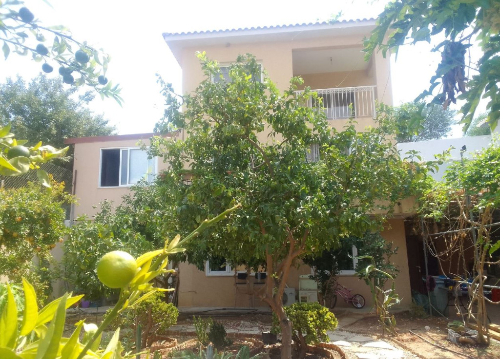 5 Bedroom House for Sale in Mouttagiaka, Limassol