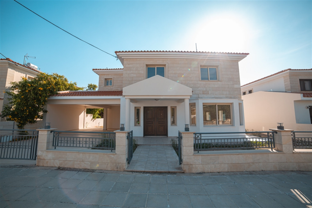 4 Bedroom Villa for Sale in Latsia, Nicosia