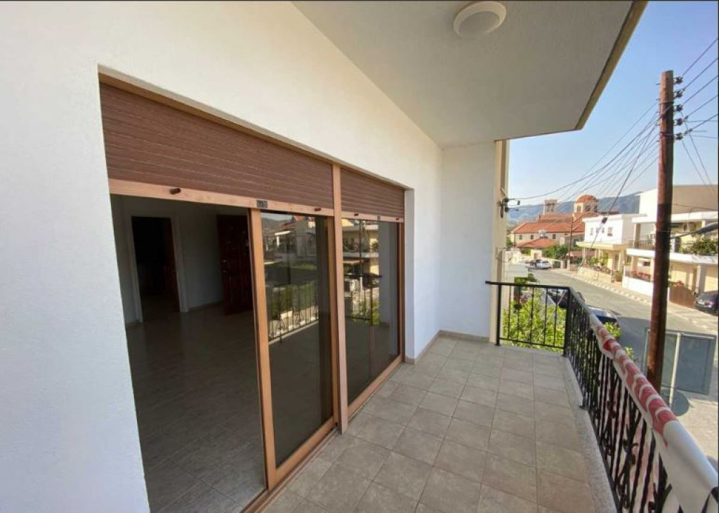 3 Bedroom House for Sale in Parekklisia, Limassol.
